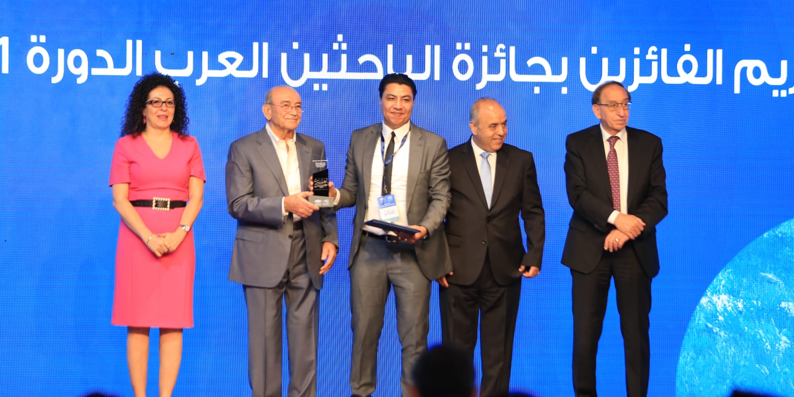 فوز عطا جبريل أستاذ اللغويات التطبيقية بجائزة "عبدالحميد شومان للباحثين العرب"