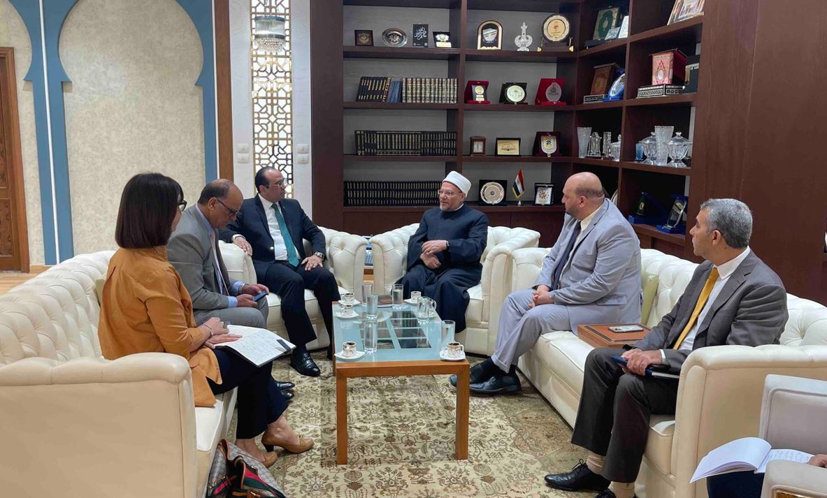 وزير الشؤون الدينية التونسي يزور مفتي الجمهورية ويشيد بعنوان المؤتمر