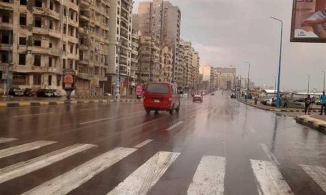 سقوط أمطار متوسطة على الإسكندرية واستمرار حركة الملاحة بالميناء