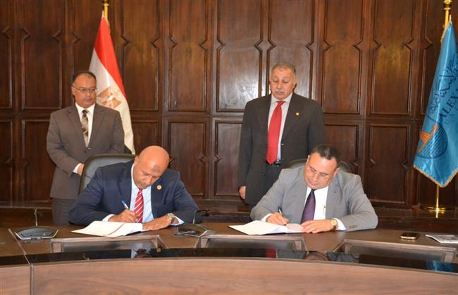 رئيس جامعة الإسكندرية وأمين عام صندوق تطوير التعليم يوقعان برتوكول تعاون