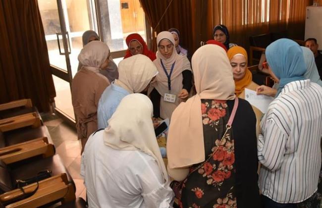 جامعة أسيوط تشهد إقبالا كثيفا فى أول أيام حملتها للكشف المبكر عن سرطان الثدي 