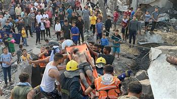   استشهاد أكثر من 40 مواطنا فلسطيني بقصف منزل في معسكر بـ خان يونس