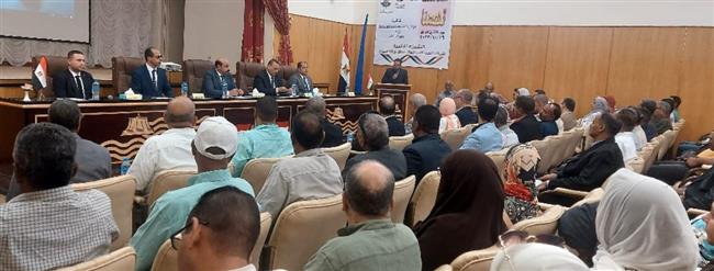 وزارة العمل:" سلامتك تهمنا" لنشر ثقافة السلامة والصحة المهنية بشركات أسوان