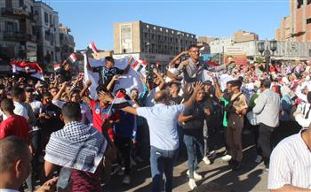   الآلاف من طلاب جامعة جنوب الوادي في تظاهرة ووقفة تضامنية مع أهل غزة .. صور
