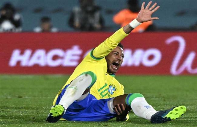 الهلال السعودي يعلن إصابة "نيمار" بقطع في الرباط الصليبي