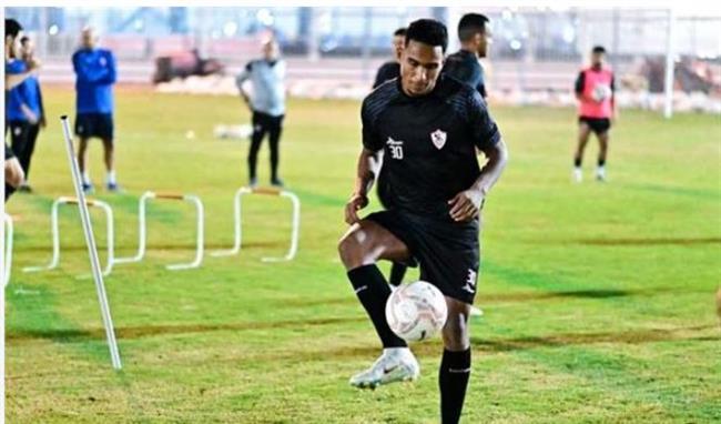 تدريبات إضافية لسيف الجزيري عقب انتهاء مران الزمالك