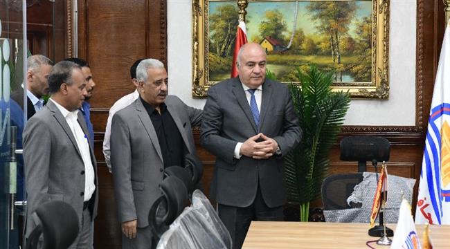 محافظ قنا يتفقد مركز الشبكة الوطنية الموحدة للطوارئ والسلامة العامة بالديوان العام 