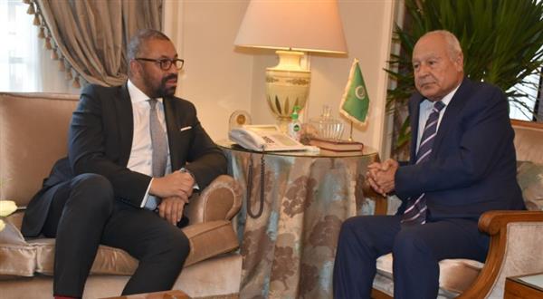 أبو الغيط لوزير الخارجية البريطاني: يجب الضغط على إسرائيل لوقف أعمالها الاجرامية بحق المدنيين في غزة