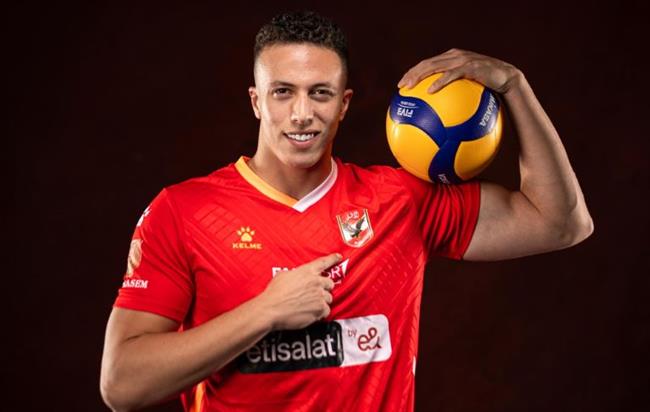 سيف عابد: الانضمام للأهلي شرف كبير.. وهدفنا الفوز بالرباعية