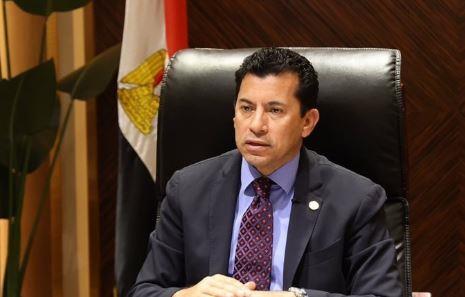 وزير الرياضة يهنئ نور الطيب بعد فوزها بلقب "ساوث ويسترن" للإسكواش