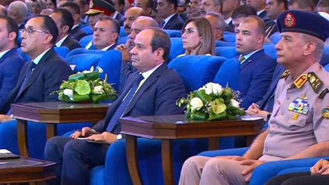 السيسي: نفذو كل ما يمكن لتحويل مصر إلى دولة بلا دولة