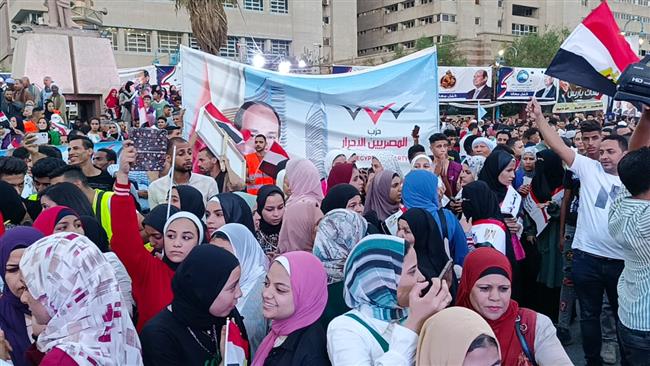 مسيرة حاشدة من "المصريين الأحرار" بأسوان تأييدا للرئيس السيسي