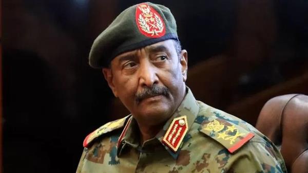 رئيس مجلس السيادة السوداني يتفقد معبر أرقين.. ويوجه حكومة الولاية الشمالية بتذليل العقبات