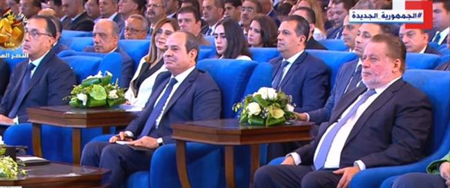 الرئيس السيسي: أنشأنا 8 مراكز لتصنيع مشتقات البلازما