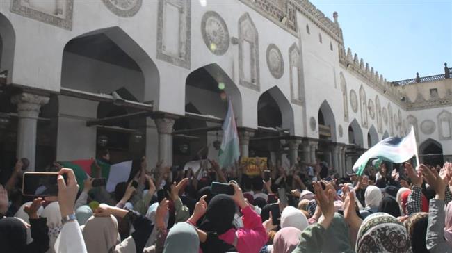 آلاف المصلين بالجامع الأزهر يؤدون صلاة الغائب على أرواح شهداء فلسطين