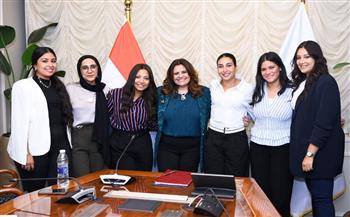   وزيرة الهجرة تختار مشروع تخرج لمجموعة من الشابات المصريات المبدعات