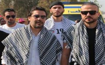   أحمد حسن وشادى محمد وبشير التابعى يشاركون بمسيرة "المنصة" لدعم فلسطين