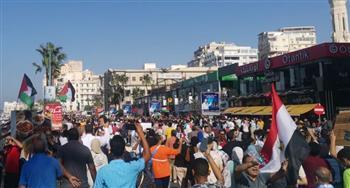 بالصور.. الآلاف من أبناء الإسكندرية يحتشدون بالميادين تضامنا مع فلسطين ودعما لقرارات الرئيس السيسى 