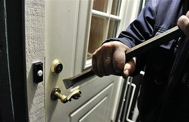 استولى على 60 ألف جنيه.. حبس المتهم بسرقة شقة جاره بالسلام