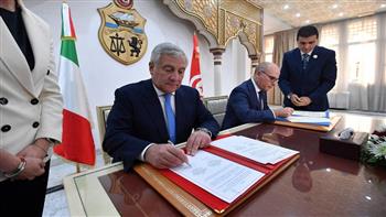   تونس وإيطاليا توقعان مذكرة تفاهم لتنظيم الهجرة الشرعية