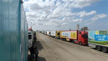   «القاهرة الإخبارية»: نحو 200 شاحنة مساعدات أمام معبر رفح