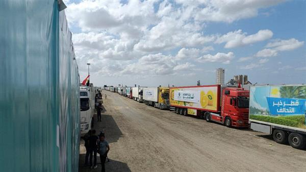 «القاهرة الإخبارية»: نحو 200 شاحنة مساعدات أمام معبر رفح