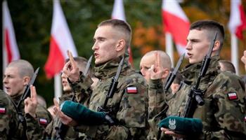   وزير الدفاع البولندي السابق: عدد السكان ليس كبيرًا لجيش قوامه 300 ألف جندي