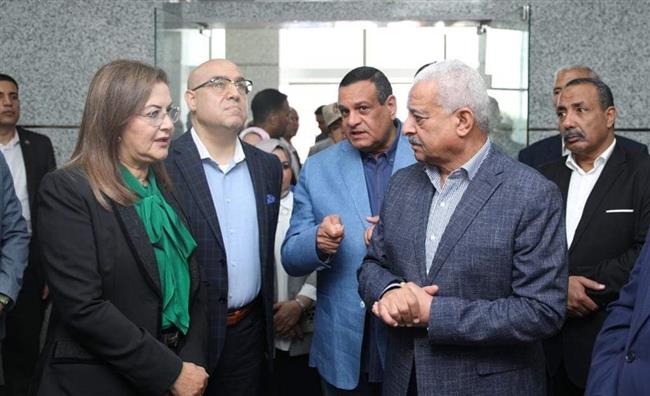 وزراء التنمية والتخطيط والإسكان ومحافظ السويس يتفقدون المركز التكنولوجي بالديوان العام