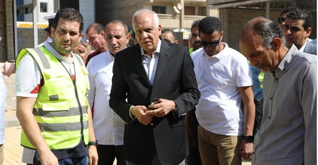 محافظ الجيزة بتابع نسب التنفيذ في اعمال التطوير بمنطقة الشيشيني 