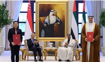   الرئيس الإماراتي ورئيس وزراء سنغافورة يبحثان الشراكة الشاملة بينهما