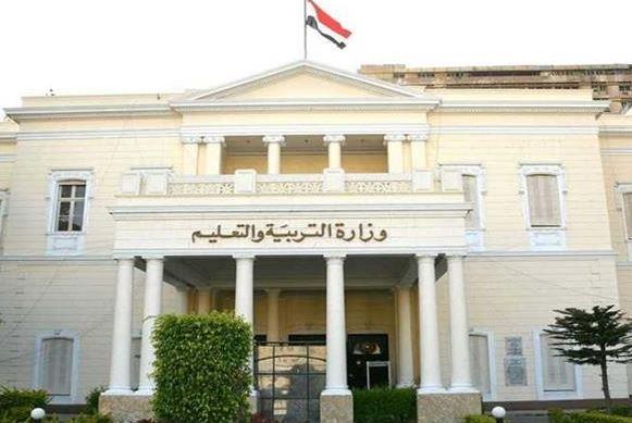 الحكومة تنفي إصدار قرار بإلغاء نظام الاختبارات الشهرية لطلاب مرحلة النقل بالمدارس