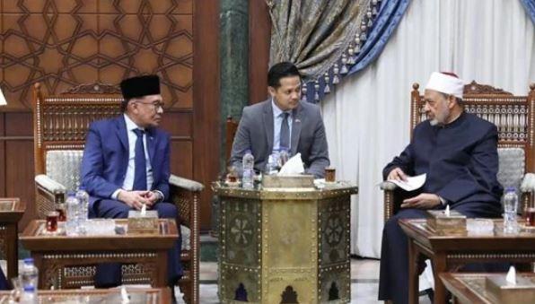 شيخ الأزهر: مستعدون للتوسع في إنشاء المعاهد الأزهرية بماليزيا
