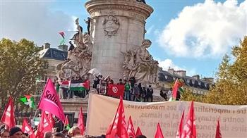   "كلنا فلسطين" .. هتاف الآلاف في ساحة "الجمهورية" بباريس تضامنا مع فلسطين