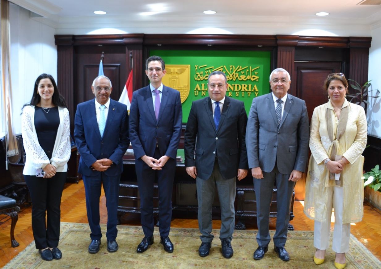 رئيس جامعة الإسكندرية يستقبل الملحق الثقافي الفرنسي بالقاهرة
