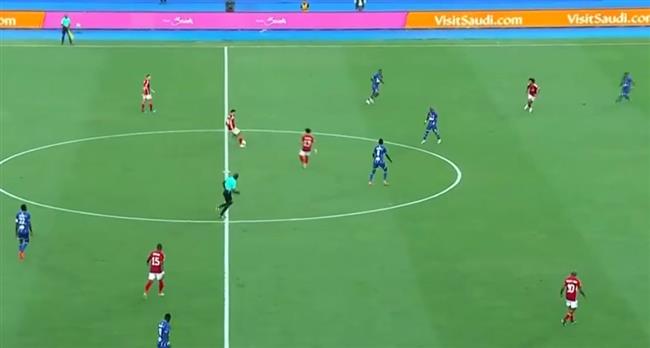 مسلسل الفرص الضائعة.. انتهاء الشوط الأول بين الأهلي وسيمبا بالتعادل السلبي