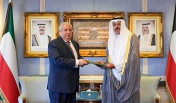   رئيس الوزراء الكويتي يتسلم دعوة من مدبولي لزيارة مصر