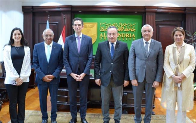 رئيس جامعة الإسكندرية يؤكد الحرص على توطيد التعاون العلمي مع فرنسا