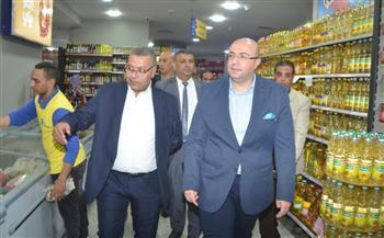 محافظ بني سويف يتفقد عدد من الأسواق والسلاسل التجارية