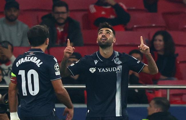 ريال سوسيداد يفوز 1-صفر على مضيفه بنفيكا ويتصدر المجموعة الرابعة بدوري أبطال أوروبا