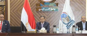 انعقاد لجنة اختيار القيادات بجامعة جنوب الوادى