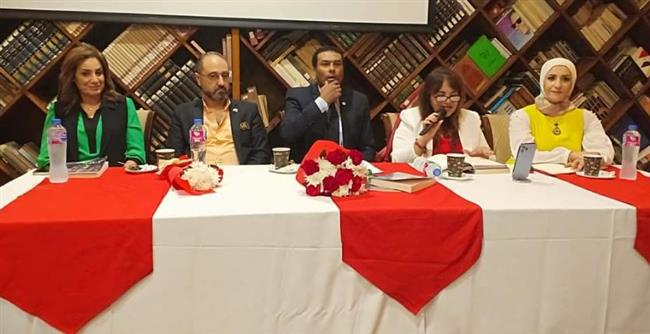 نادي اليخت بالإسكندرية يستهل ندوة كتاب "موعود" بالوقوف دقيقة حداد على أرواح شهداء فلسطين 