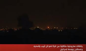   رشقات صاروخية متتالية من غزة نحو تل أبيب وأسدود وعسقلان