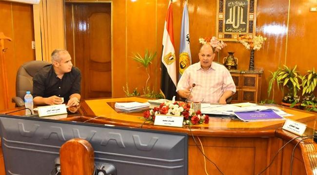 محافظ أسيوط يتابع خطة المحافظة وجاهزية القطاعات لمواجهة الأمطار و السيول