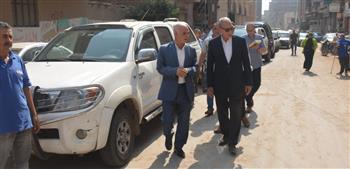  محافظ القليوبية يتابع أعمال الرصف الجارية بمدينتي بنها وكفر شكر 