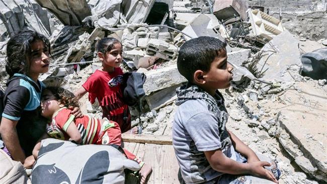 قلبي يتمزق ألما على أهلي بفلسطين