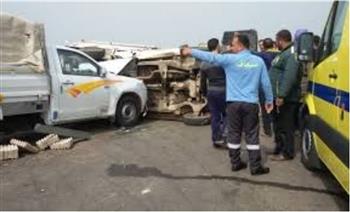   مصرع وإصابة 12 شخصا في تصادم سيارتين بالطريق الصحراوي في أسوان