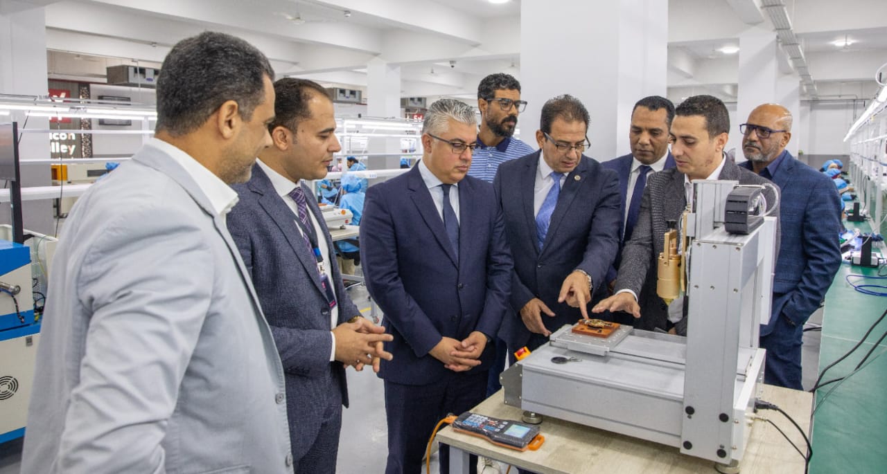 بالصور.. افتتاح أول مصنع لإكسسوارات المحمول في مصر والشرق الأوسط وإفريقيا
