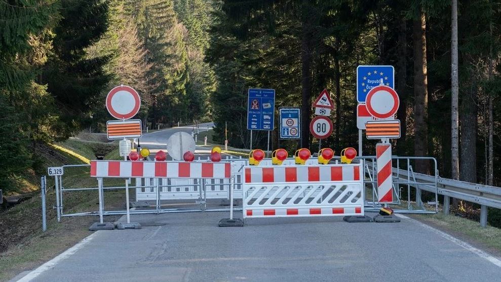 التشيك تفرض قيودا حدودية مع سلوفاكيا للحد من الهجرة غير الشرعية