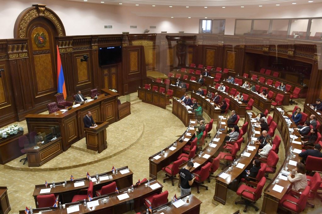 البرلمان الأرميني يصادق على اتفاقية روما للمحكمة الجنائية الدولية وسط رفض المعارضة