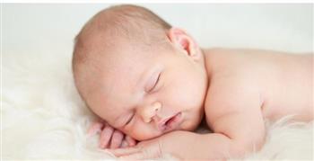   فوائد نوم الرضيع على بطنه بالاعتماد على الفئة العمرية 